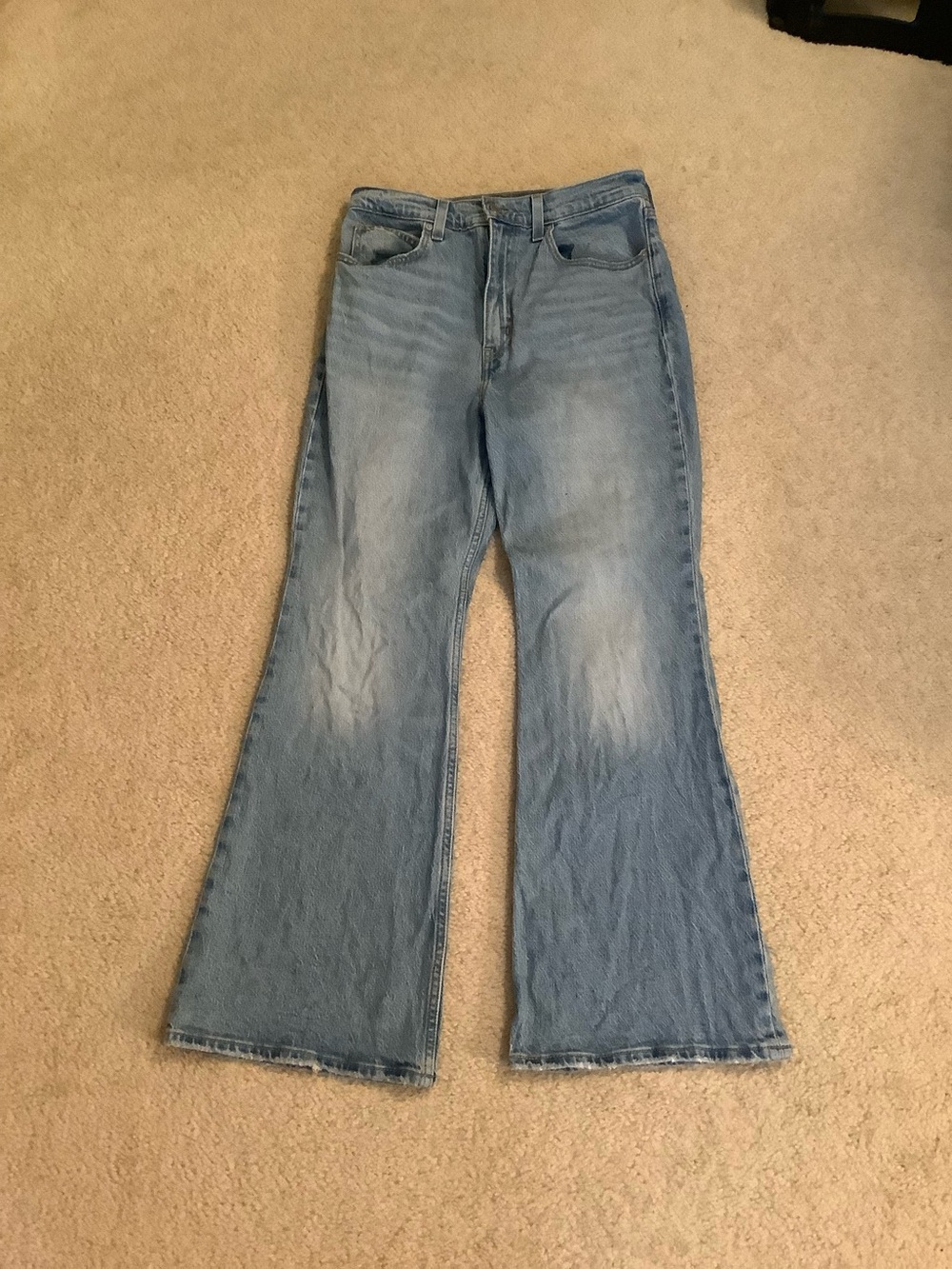 Levi’s Premium High Rise 70’s Flare Jeans Light Blue Denim Pants Sz 28/6 Small.